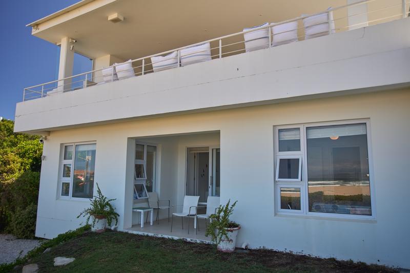 7 Bedroom Property for Sale in Lookout Beach Western Cape